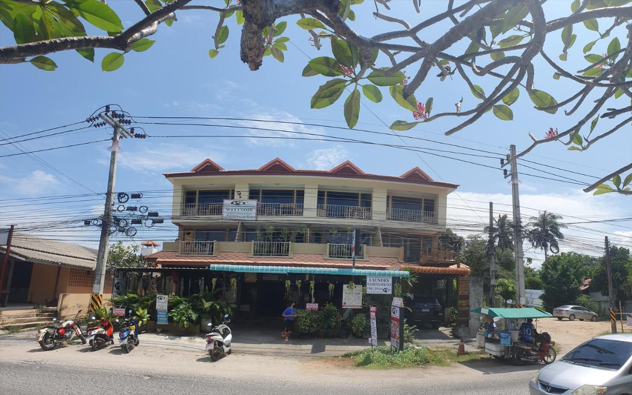 P & T Hostel 방 락 외부 사진