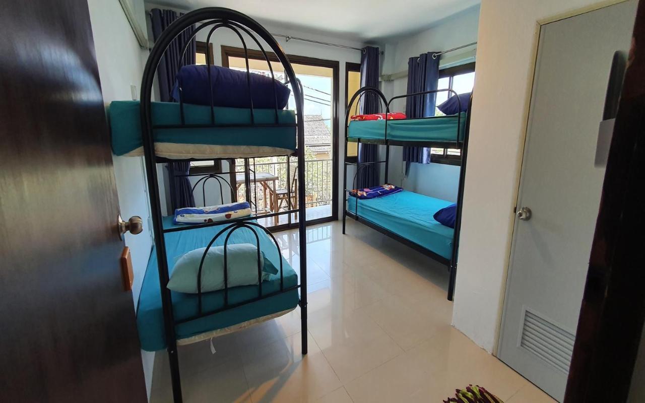 P & T Hostel 방 락 외부 사진