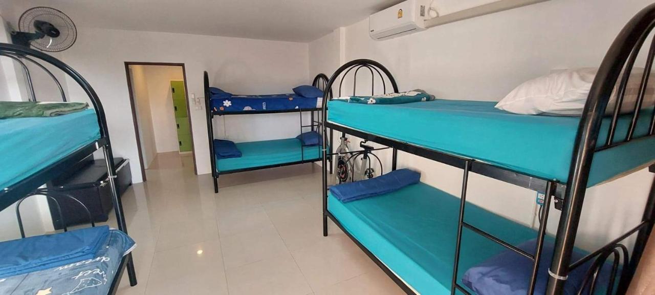 P & T Hostel 방 락 외부 사진