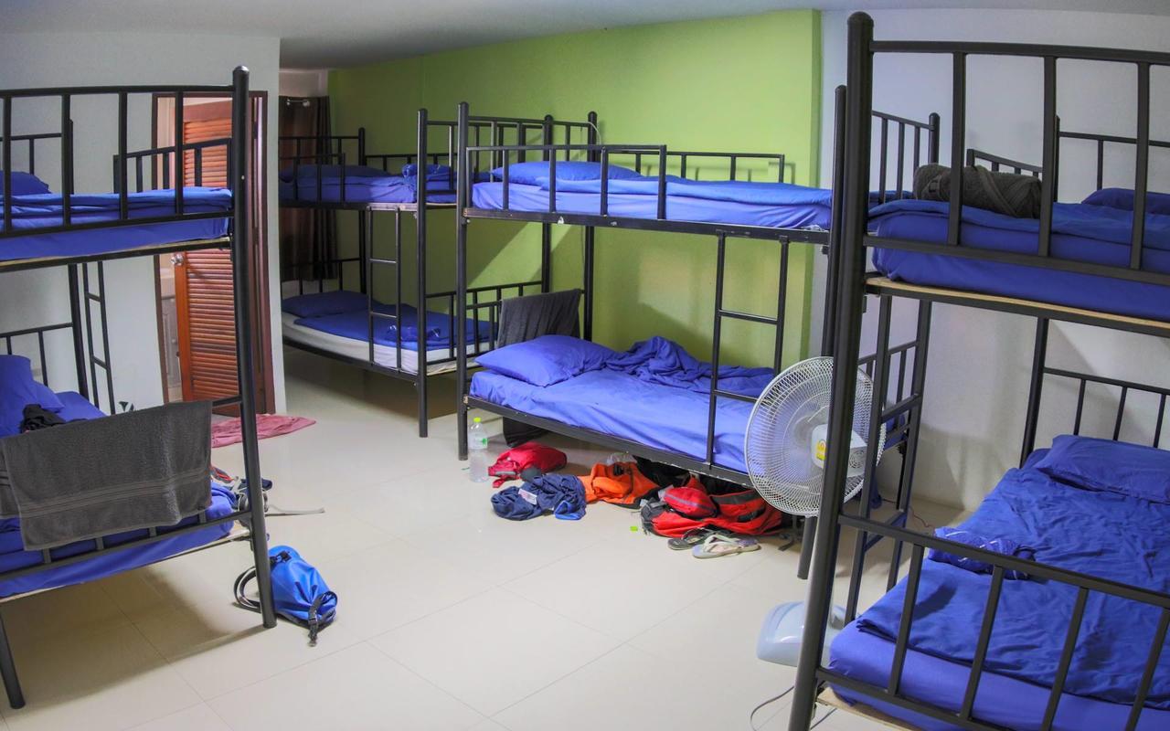 P & T Hostel 방 락 외부 사진