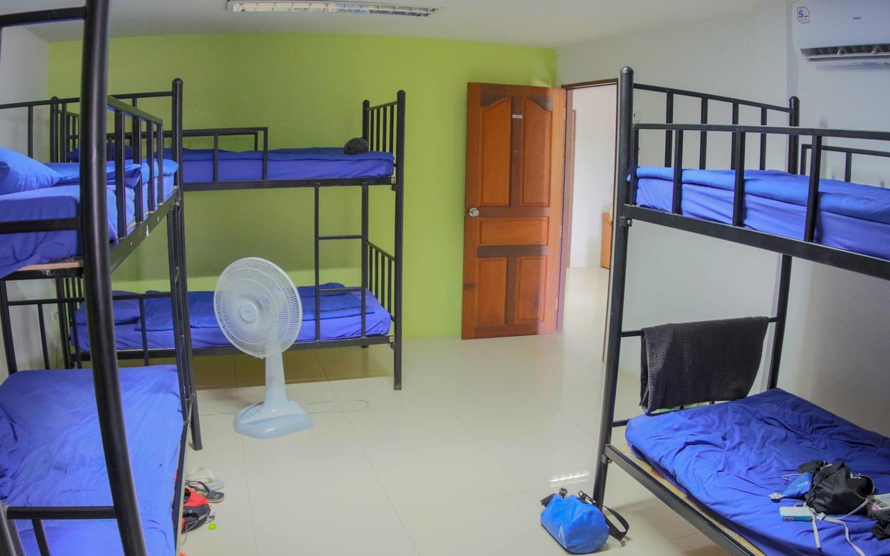 P & T Hostel 방 락 외부 사진