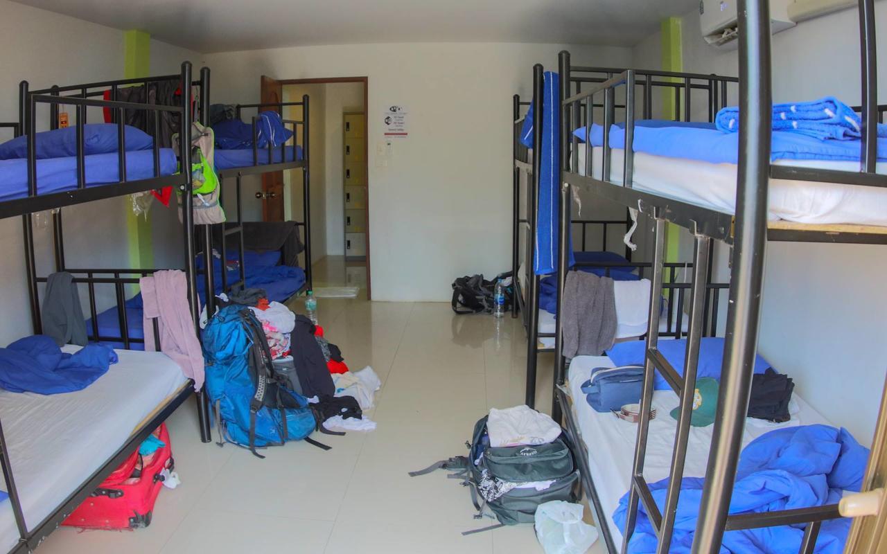 P & T Hostel 방 락 외부 사진