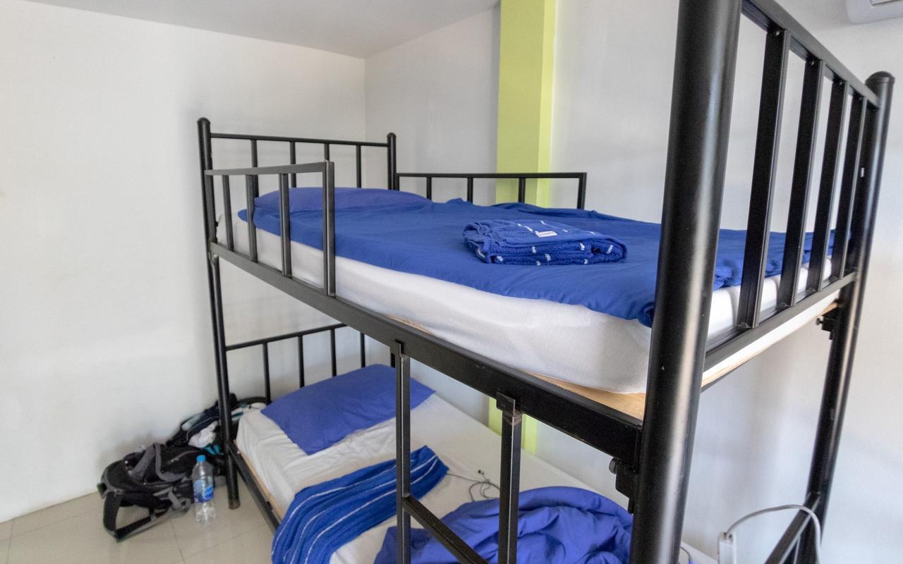 P & T Hostel 방 락 외부 사진